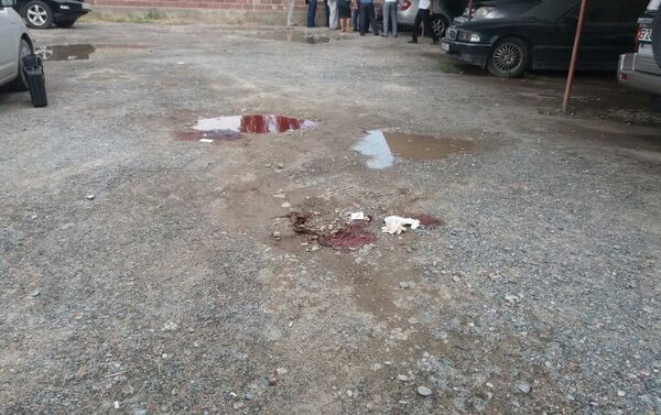 Ранее в МВД сообщили, что утром во дворе одного из домов села произошел взрыв в машине марки Lexus - Sputnik Кыргызстан