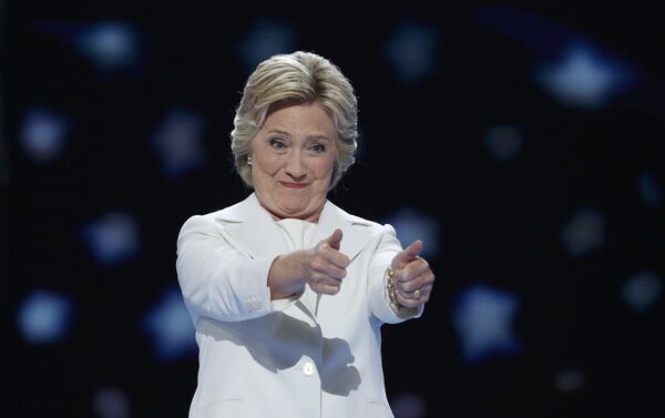 Кандидат в президенты США от Демократической партии Хиллари Клинтон - Sputnik Кыргызстан