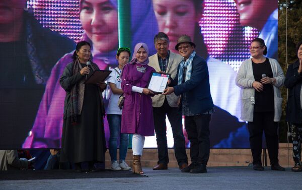 Вручение дипломов победителям конкурса молодых дизайнеров Кыргызстана - Sputnik Кыргызстан