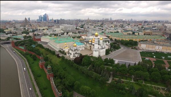 Московский Кремль и Соборная площадь с высоты птичьего полета - Sputnik Кыргызстан