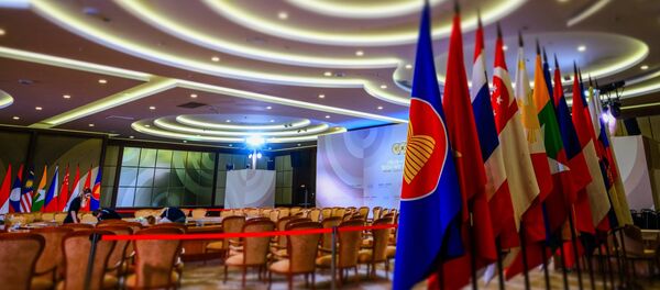 АСЕАНга мүчө мамлекеттеринин желектери. Архив - Sputnik Кыргызстан