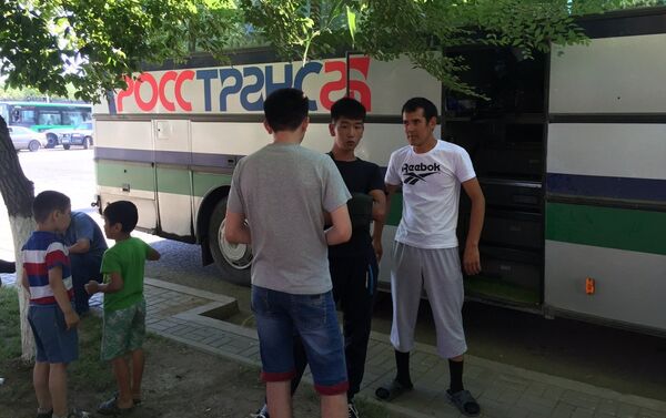 Всего в машине 40 граждан Кыргызстана и 12 граждан России, в том числе 15 детей - Sputnik Кыргызстан