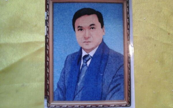 Жогорку Кеңештин депутаты Каныбек Иманалиевдин саймаланган портрети - Sputnik Кыргызстан
