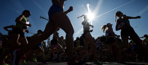 Бегунья во время марафона. Архивное фото - Sputnik Кыргызстан