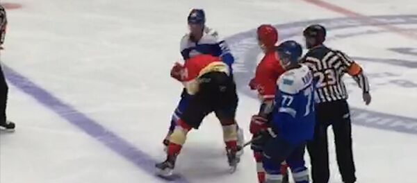 Тафгай Барыса побил всех игроков Куньлунь. Кадры драки Тафгай Барыса побил всех игроков Куньлунь. Кадры драки - Sputnik Кыргызстан