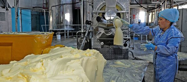 Завод по производству молочной продукции ОАО Ак-Сут Завод по производству молочной продукции ОАО Ак-Сут - Sputnik Кыргызстан