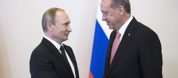 9 августа 2016. Президент России Владимир Путин (слева) и президент Турции Реджеп Тайип Эрдоган во время встречи в Константиновском дворце. 9 августа 2016. Президент России Владимир Путин (слева) и президент Турции Реджеп Тайип Эрдоган во время встречи в Константиновском дворце. - Sputnik Кыргызстан