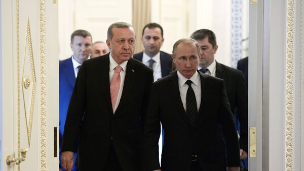 Президент России Владимир Путин (справа) и президент Турции Реджеп Тайип Эрдоган - Sputnik Кыргызстан