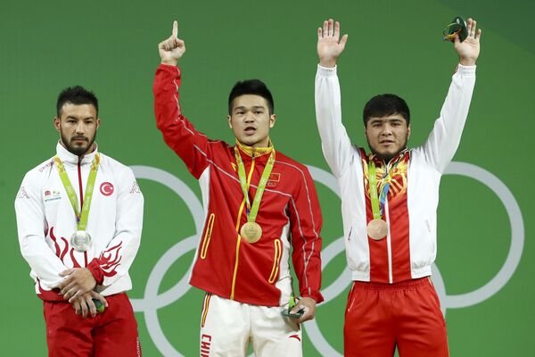 Олимпиада-2016. Тяжелая атлетика. Мужчины. 69 килограммов Олимпиада-2016. Тяжелая атлетика. Мужчины. 69 килограммов - Sputnik Кыргызстан