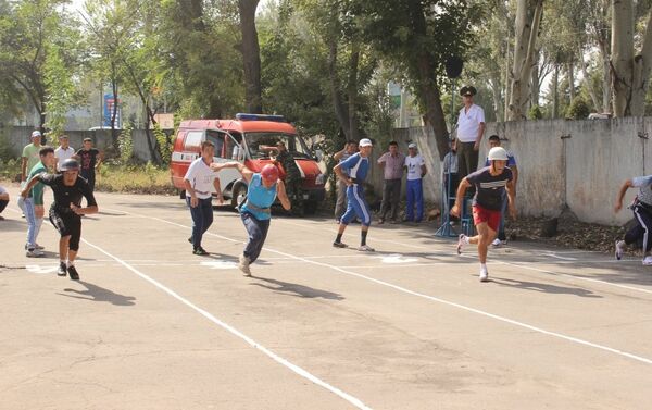 В Бишкеке проходит чемпионат Кыргызстана по пожарно-спасательному спорту - Sputnik Кыргызстан