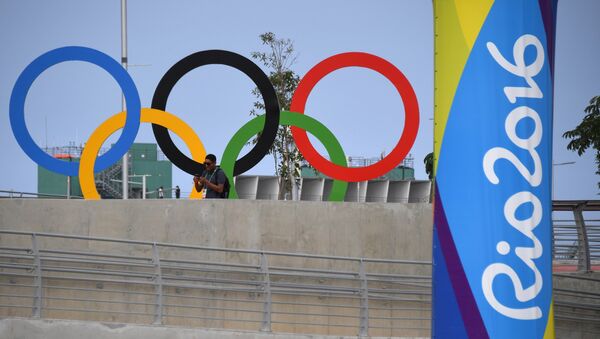 Олимпийская символика в Олимпийском парке в Рио-де-Жанейро. - Sputnik Кыргызстан
