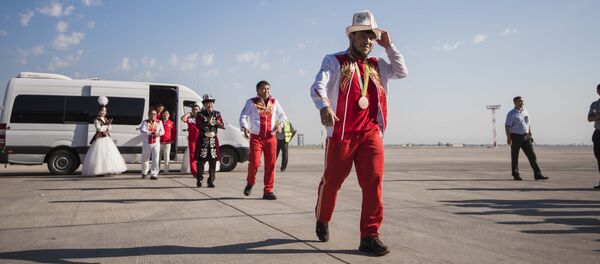 Олимпийцы Кыргызстана в аэропорту Манас по возвращении из Рио - Sputnik Кыргызстан