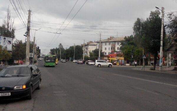 По улице Ахунбаева не работают светофоры - Sputnik Кыргызстан
