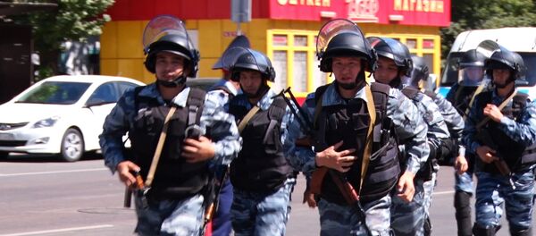 Кадры с места спецоперации в ломбарде в Астане - Sputnik Кыргызстан