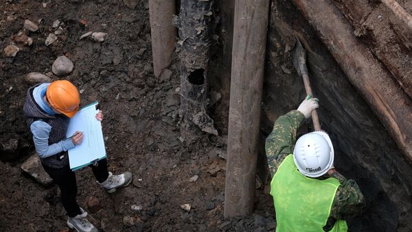 Археологи во время раскопок. Архивное фото - Sputnik Кыргызстан