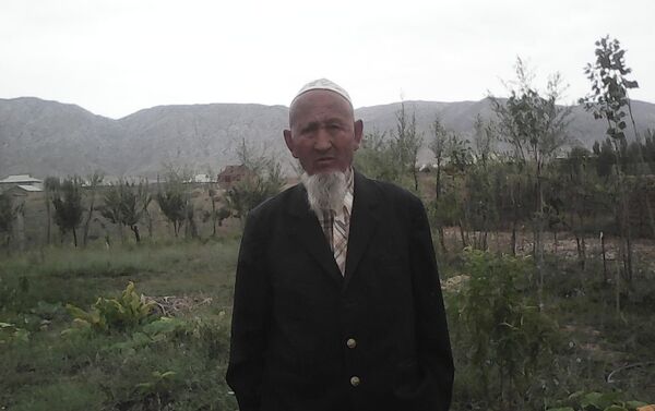 86-летний уроженец села Лейлек Баткенской области Каюм Юлдашев впервые отправится в Саудовскую Аравию для совершения хаджа, деньги на который накопил самостоятельно - Sputnik Кыргызстан