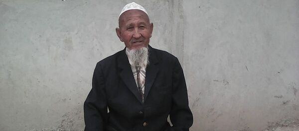 86 летний Юлдашев Каюм из Лейлекского района который собирается на хадж - Sputnik Кыргызстан