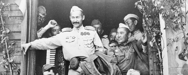 Кадр из фильма Ранние журавли - Sputnik Кыргызстан