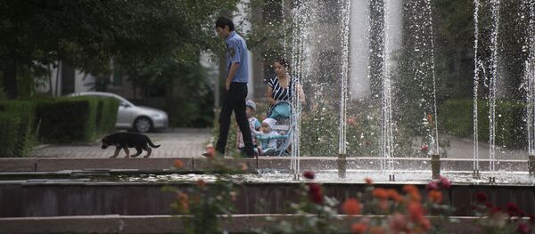 Жители Бишкека во время досуга - Sputnik Кыргызстан