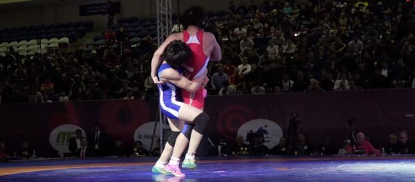 Захваты и броски: видео схваток Тыныбековой и ее соперниц по Олимпиаде - Sputnik Кыргызстан