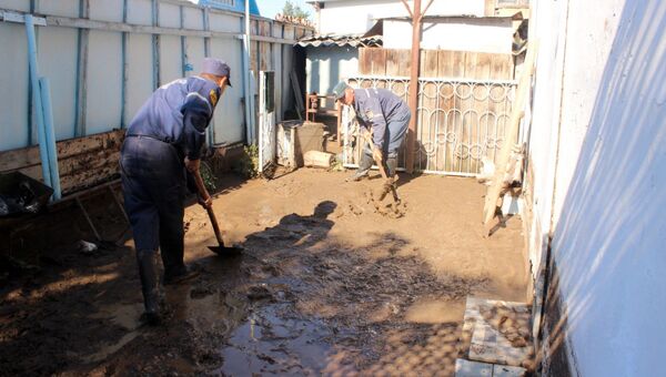 Последствия сильного ливня в городе Чолпон-Ата - Sputnik Кыргызстан