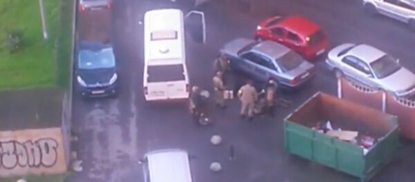 Кадры с места задержания предполагаемых боевиков в Санкт-Петербурге - Sputnik Кыргызстан