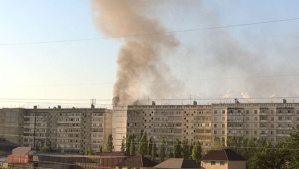 Пожар в многоэтажном доме  в микрорайоне Учкун - Sputnik Кыргызстан