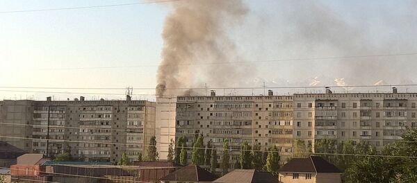 Учкун кичи районунда турак үй өрттөнүп жатат - Sputnik Кыргызстан