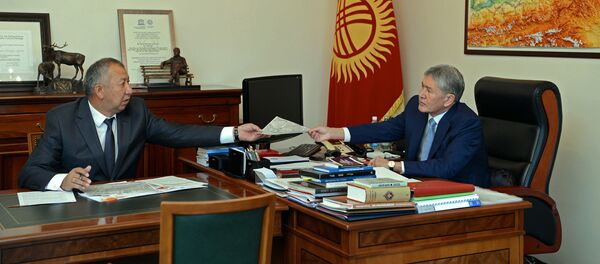 Президент Алмазбек Атамбаев принял министра чрезвычайных ситуаций Кубатбека Боронова - Sputnik Кыргызстан