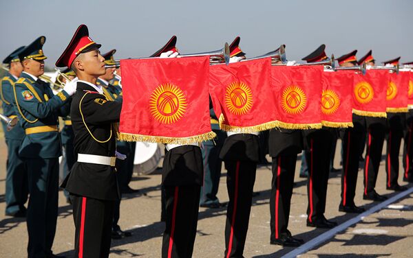 Генеральный штаб проводит репетицию военного парада к 25-летию независимости Кыргызстана - Sputnik Кыргызстан