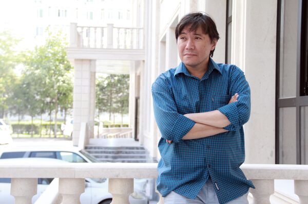 Интервью с киноактером Азизом Мурадиллаевым - Sputnik Кыргызстан