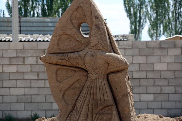 Международный фестиваль песчаных скульптур в Чолпон-Ате - Sputnik Кыргызстан