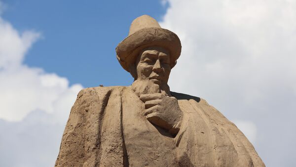 Статуя на международном фестивале песчаных скульптур в Чолпон-Ате - Sputnik Кыргызстан