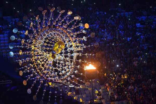 XXXI жайкы Олимпиада оюндарынын жабылуу салтанатындагы Олимпиадалык от - Sputnik Кыргызстан