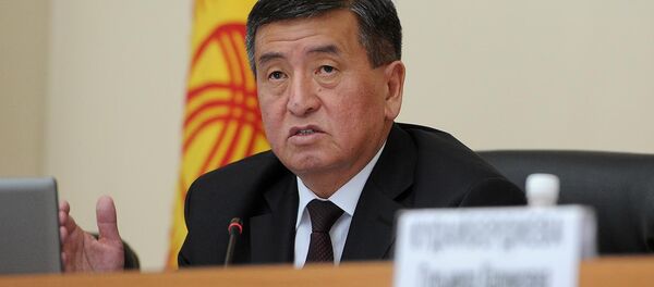 Премьер-министр Сооронбай Жээнбеков республикалык бюджет каралып жаткан жыйын учурунда - Sputnik Кыргызстан