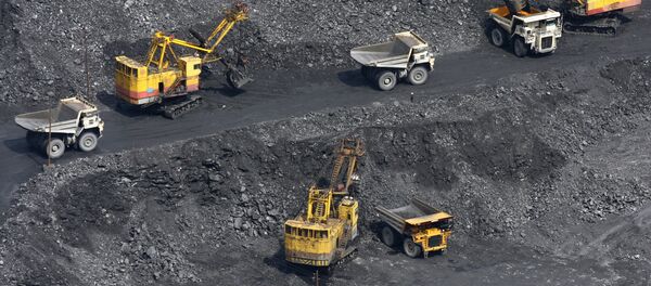 Алтын кенде жүргүзүп жаткан иштер. Архив - Sputnik Кыргызстан