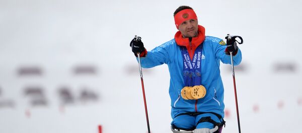Роман Петушков (Россия), завоевавший шесть золотых медалей на XI Паралимпийских зимних играх в Сочи. Архивное фото Роман Петушков (Россия), завоевавший шесть золотых медалей на XI Паралимпийских зимних играх в Сочи. Архивное фото - Sputnik Кыргызстан