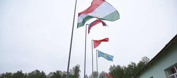 Совместное учение с Коллективными миротворческими силами ОДКБ Нерушимое братство-2016 в Республике Беларусь - Sputnik Кыргызстан