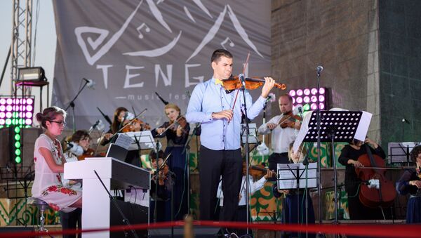 Музыканты на фестивале TENGRI music в столичном парке Победы имени Даира Асанова - Sputnik Кыргызстан