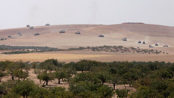 Танки турецкой армии на территории города Джараблус в Сирии - Sputnik Кыргызстан