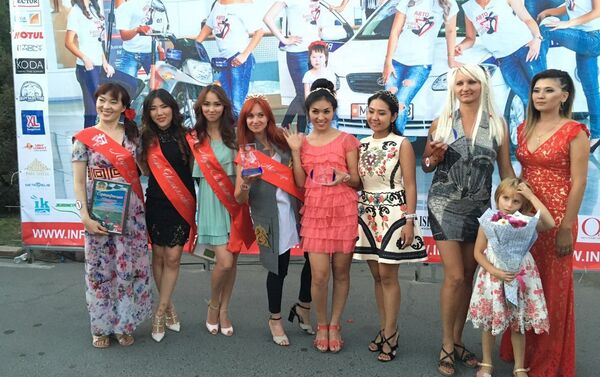 Конкурсантки на звание лучшей девушки-водителя Автоледи Бишкек — 2016 - Sputnik Кыргызстан