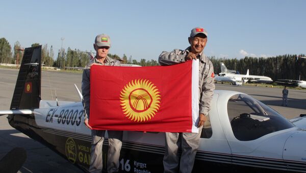 47-летний кыргызстанец Союзбек Салиев перед вылетом на кругосветное путешествие в честь 25-летия независимости Кыргызстана - Sputnik Кыргызстан