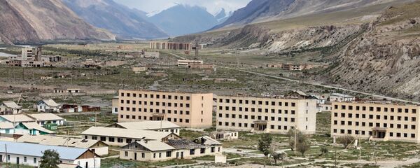 Заброшенный город-призрак Иныльчек в Иссык-Кульской области Заброшенный город-призрак Иныльчек в Иссык-Кульской области - Sputnik Кыргызстан