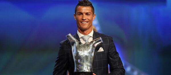 Португальский форвард Реала Криштиану Роналду Португальский форвард Реала Криштиану Роналду - Sputnik Кыргызстан