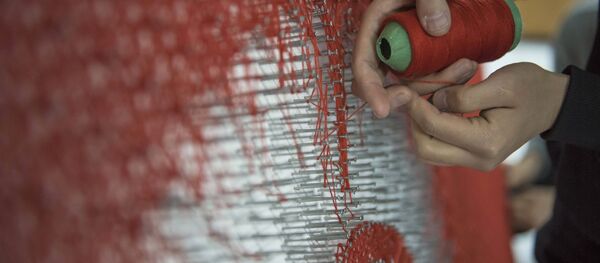 Изготовление национального флага. Архивное фото - Sputnik Кыргызстан