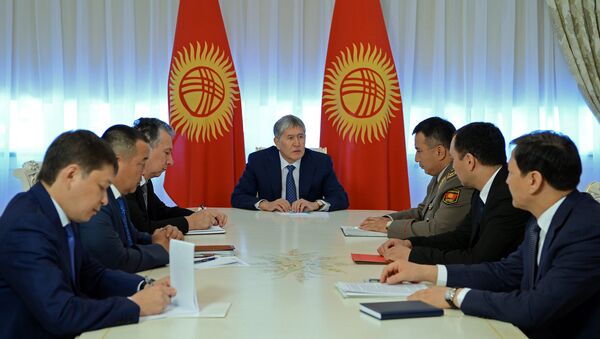 Президент Алмазбек Атамбаев Коргоо кеңешинин жыйыны учурунда. Архив - Sputnik Кыргызстан