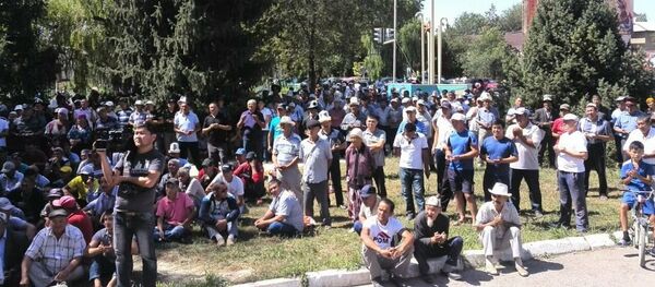 Митинг жителей Аксы по вопросам Ункур-Тоо - Sputnik Кыргызстан