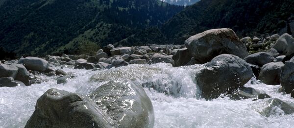 Горная река Ала-Арча - Sputnik Кыргызстан