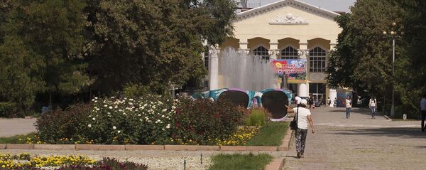 Архивное фото здания Кыргызского государственного национального университета (КГНУ) - Sputnik Кыргызстан