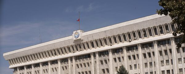 День траура в Бишкек в связи с двумя трагическими событиями, произошедшими 27 августа, и унесшими жизни 23 граждан Кыргызстана - Sputnik Кыргызстан